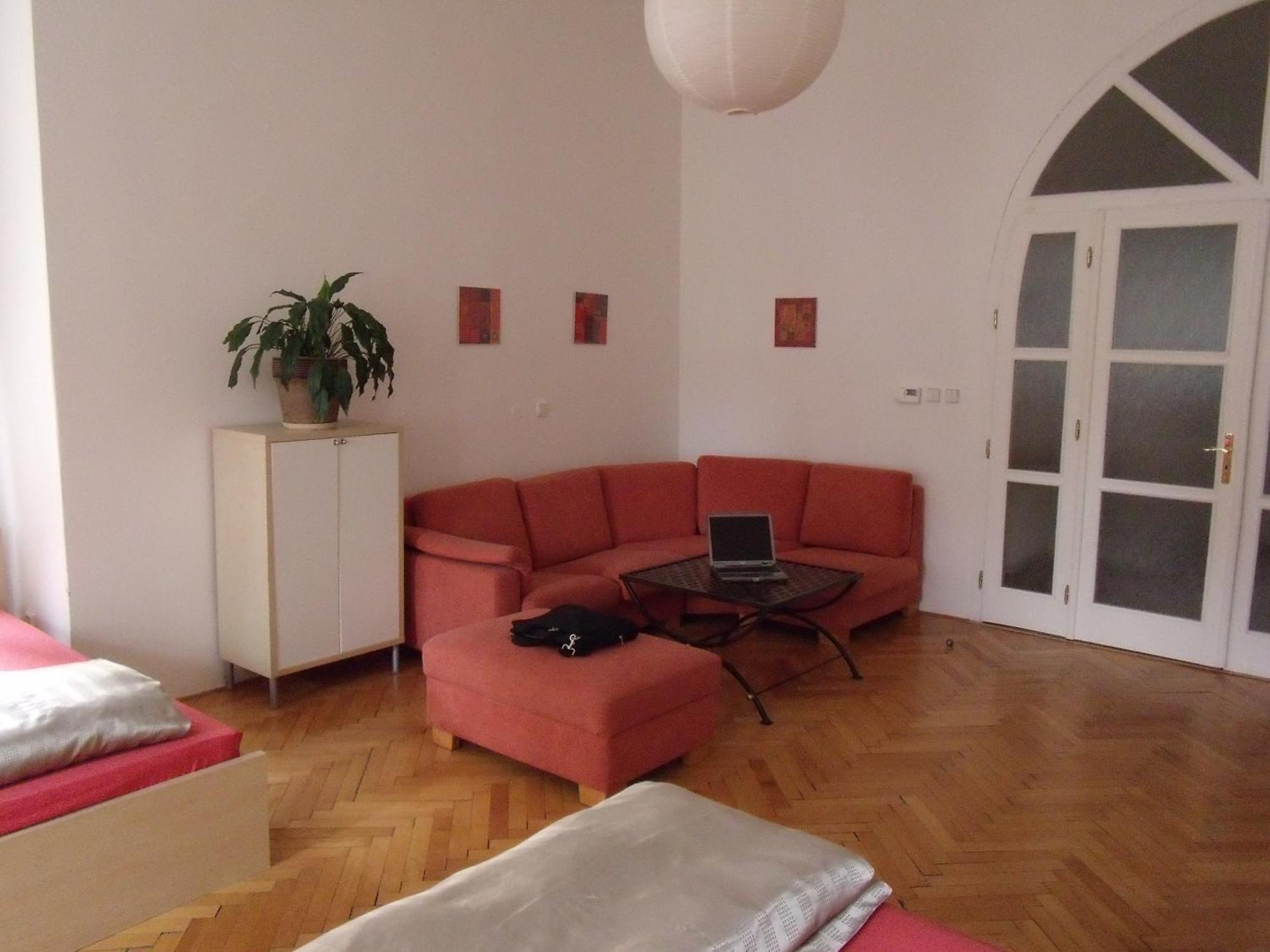 Apartments Tynska 7 Прага Экстерьер фото