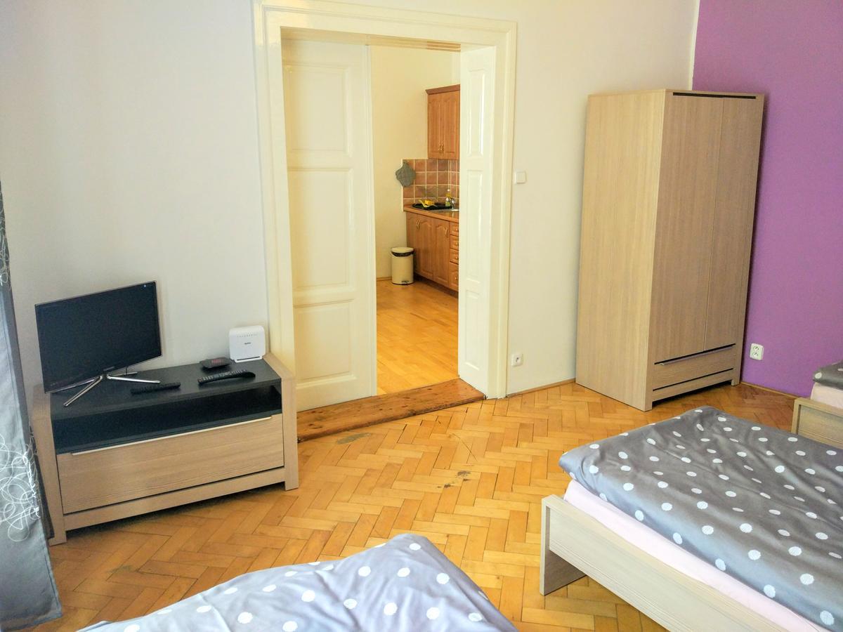 Apartments Tynska 7 Прага Экстерьер фото