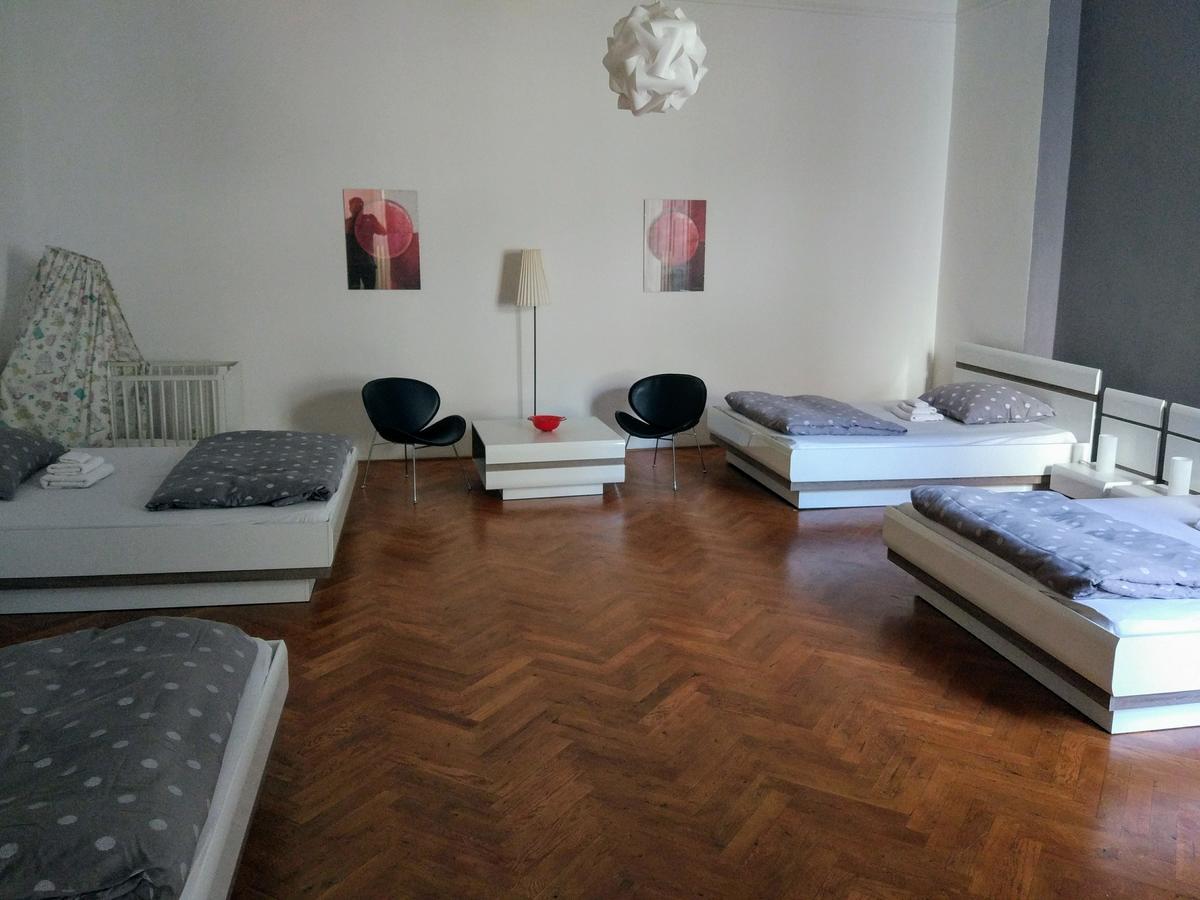 Apartments Tynska 7 Прага Экстерьер фото