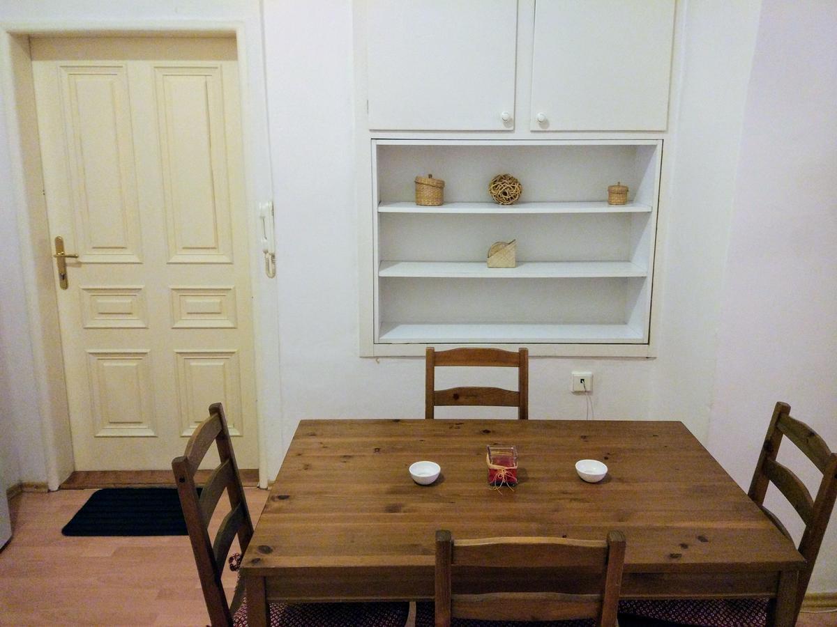 Apartments Tynska 7 Прага Экстерьер фото