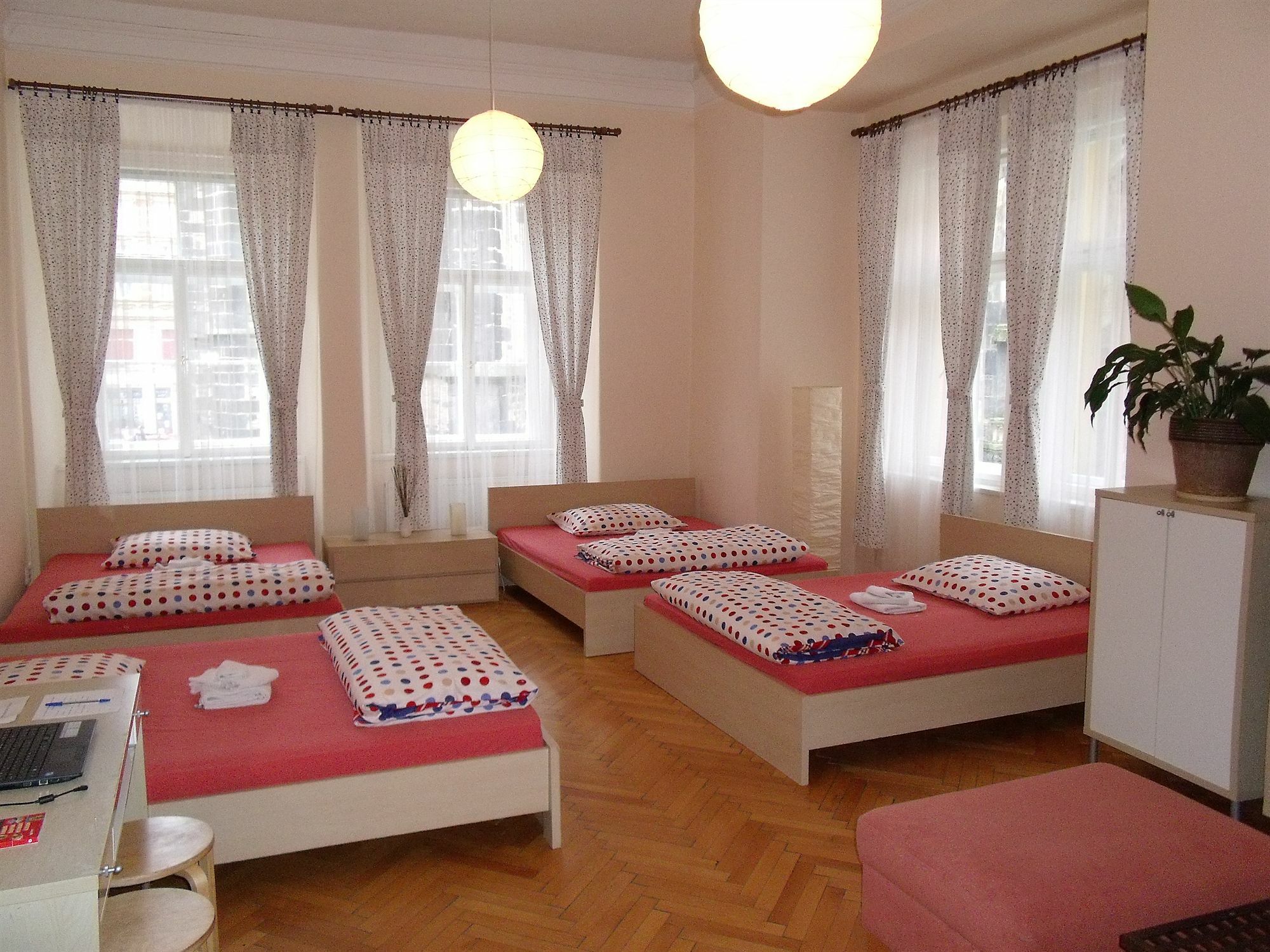 Apartments Tynska 7 Прага Экстерьер фото