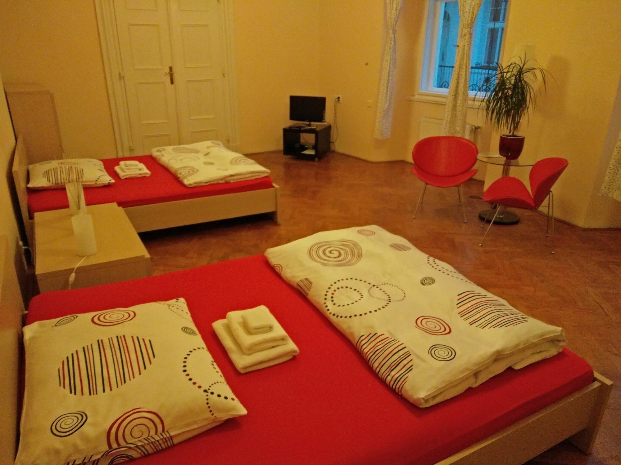 Apartments Tynska 7 Прага Экстерьер фото